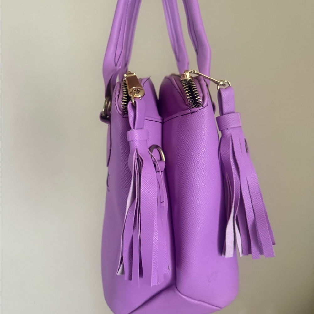 Lavender Handbag - Picture 3 of 8